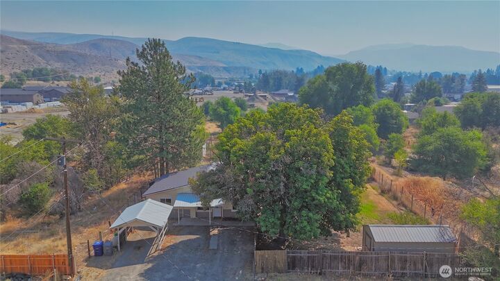 Property Photo:  1211  Hughes Lane  WA 98856 