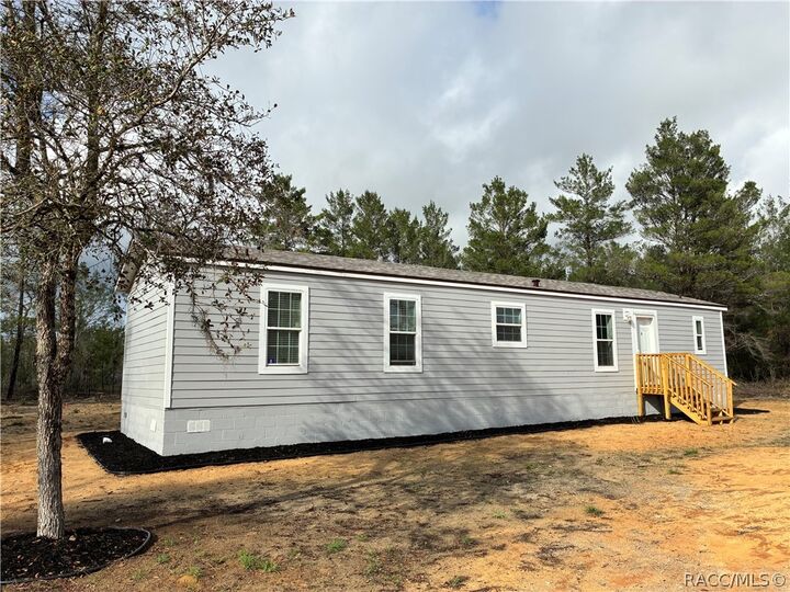 Property Photo:  544 Main Road  FL 32148 