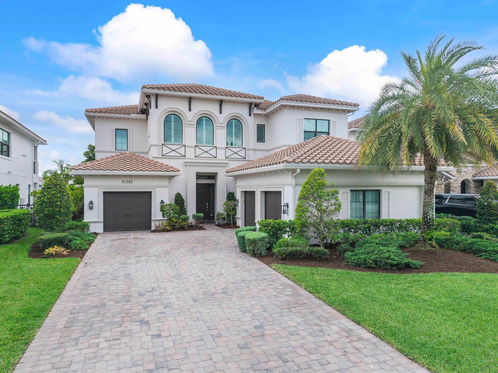 Property Photo: 10282 Sweet Bay Manor FL 33076