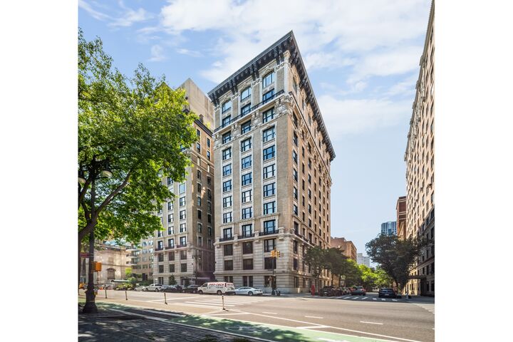 Property Photo: 88 Central Park W 4S NY 10023