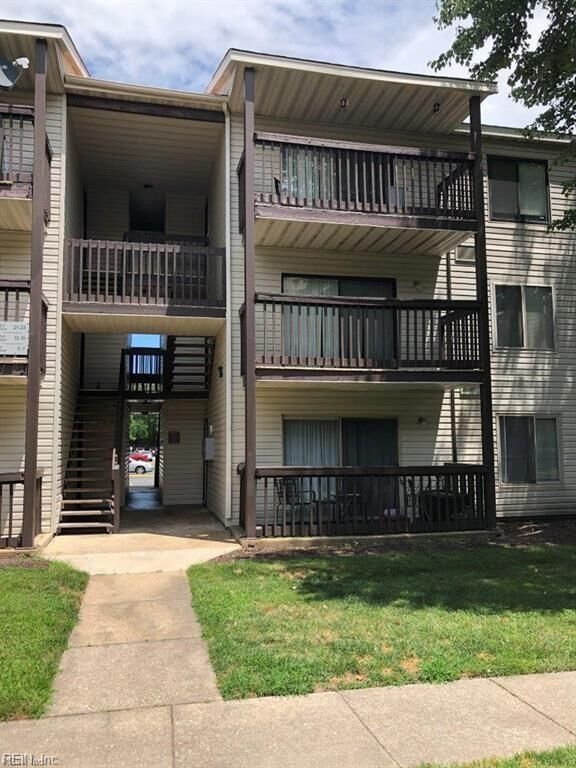 Property Photo:  15 Davenport Ct  VA 23666 