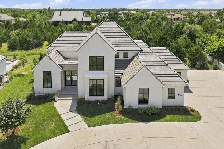Property Photo:  1403 E Juniper Crest Ct  KS 67002 