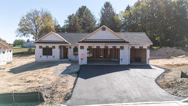 Property Photo: 509 Ridge Court WI 53545