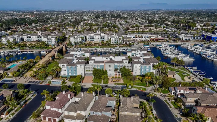 Property Photo:  1560 Seabridge Lane  CA 93035 
