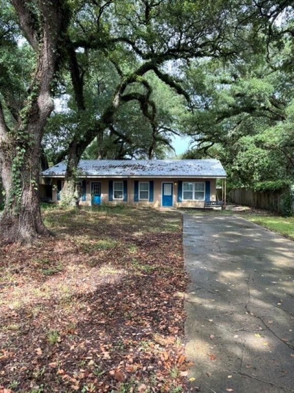 Property Photo: 702 N Huntington Street N LA 70663