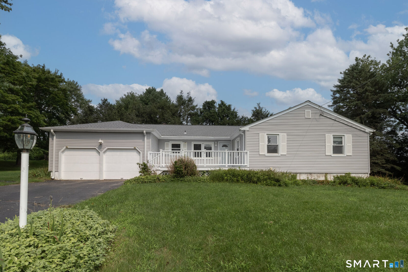 Property Photo:  605 South Greenbrier Drive  CT 06477 