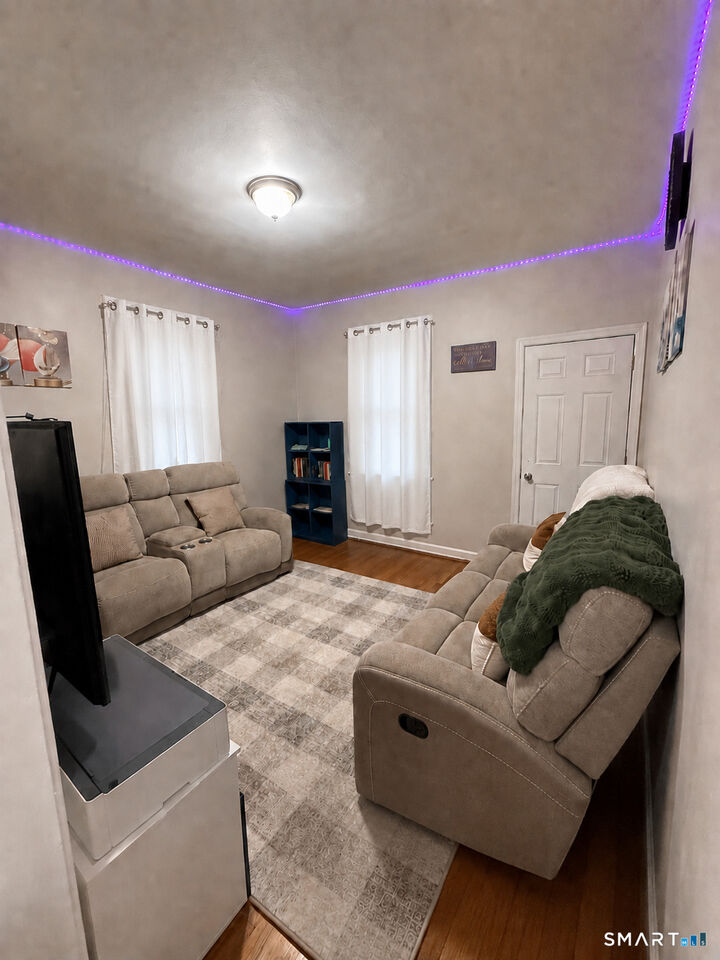 Property Photo:  404 Congress Avenue 2  CT 06708 