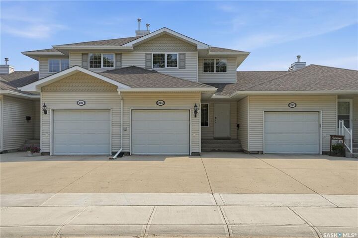 225 Mikkelson Drive — photo 1