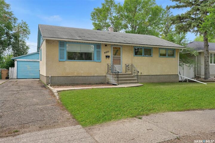 Property Photo:  4825 Sherwood Drive  SK S4R 4B9 