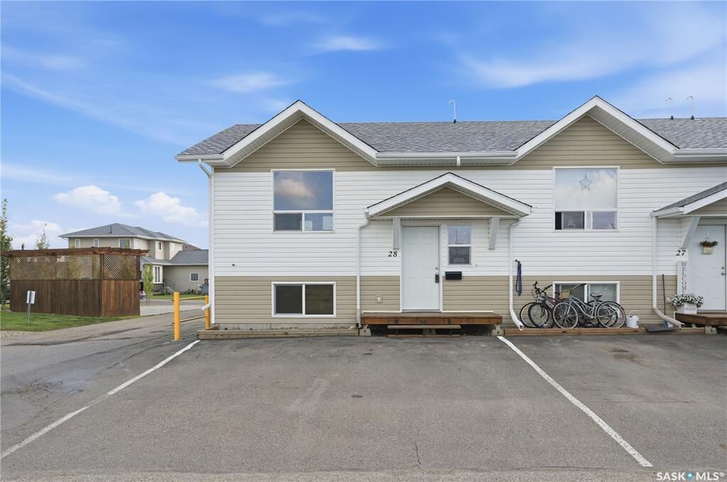 Property Photo: 200 Hiebert Crescent 28 SK S0K 2T2