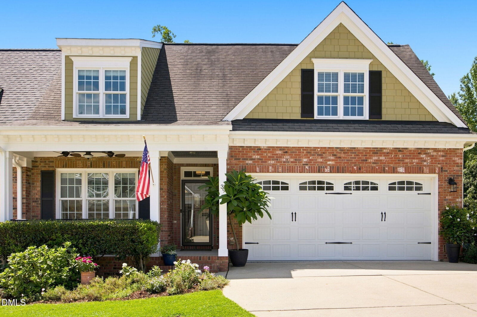 Property Photo: 39 Old Grove Lane NC 27502