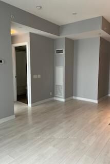 Photo de la propriété:  2220 Lakeshore Boulevard W 2810  ON M8V 0C1 
