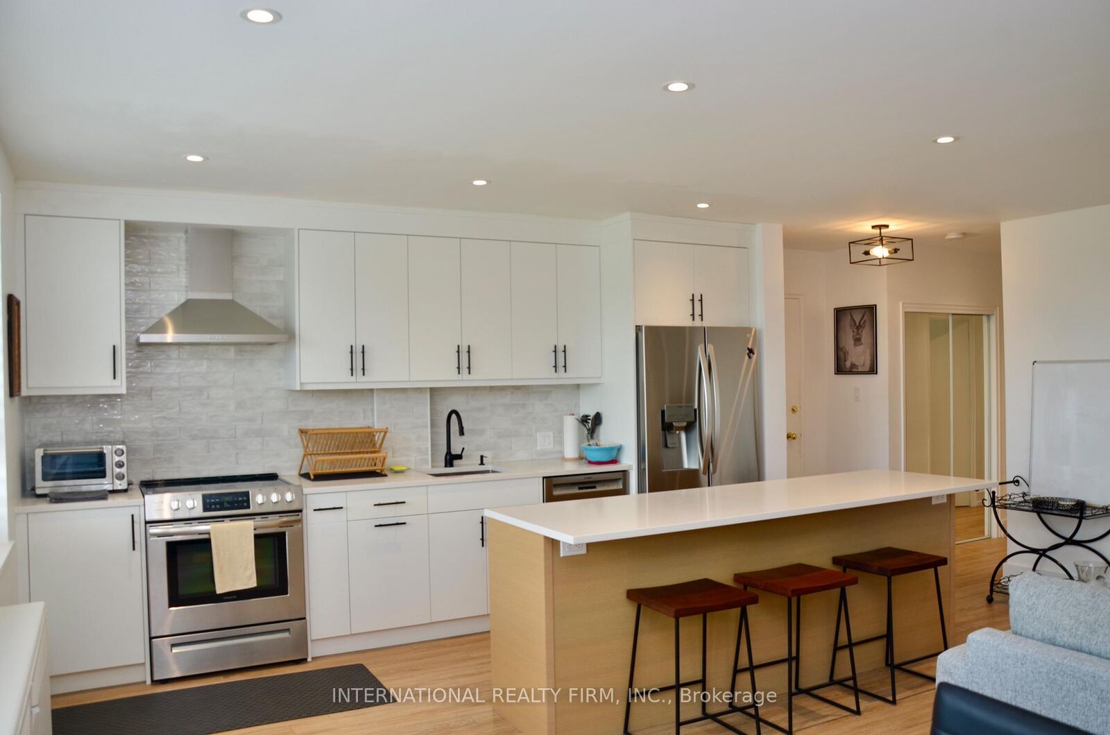 Property Photo:  219 Wilson Avenue 404  ON M5M 3B2 