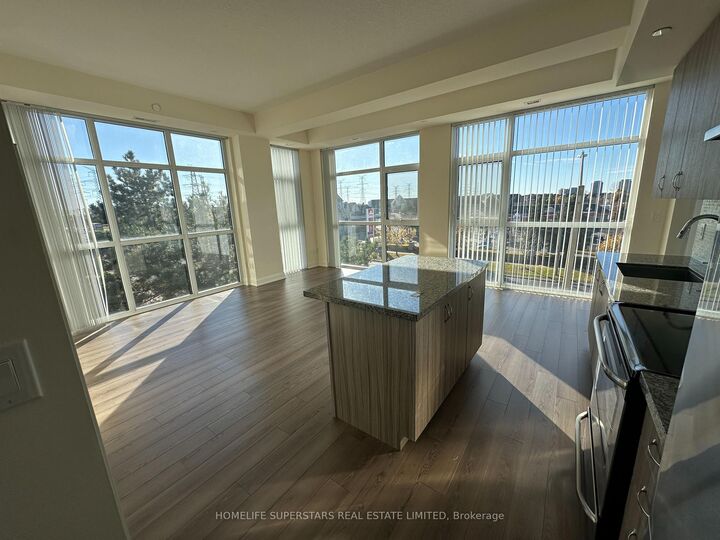 Property Photo: 8763 Bayview Avenue 309 ON L4B 3V1