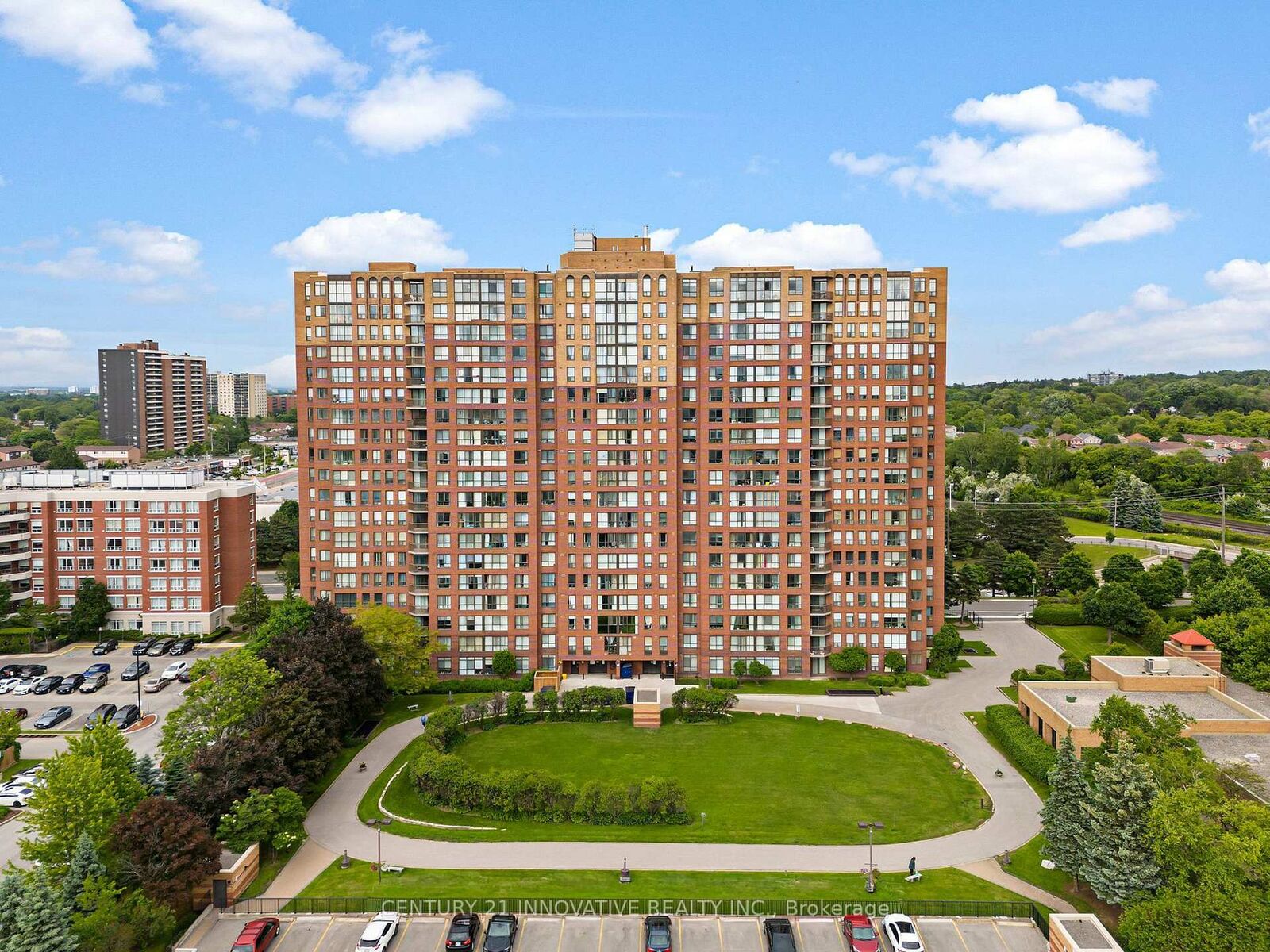 Property Photo:  330 McCowan Road 1702  ON M1J 3N3 