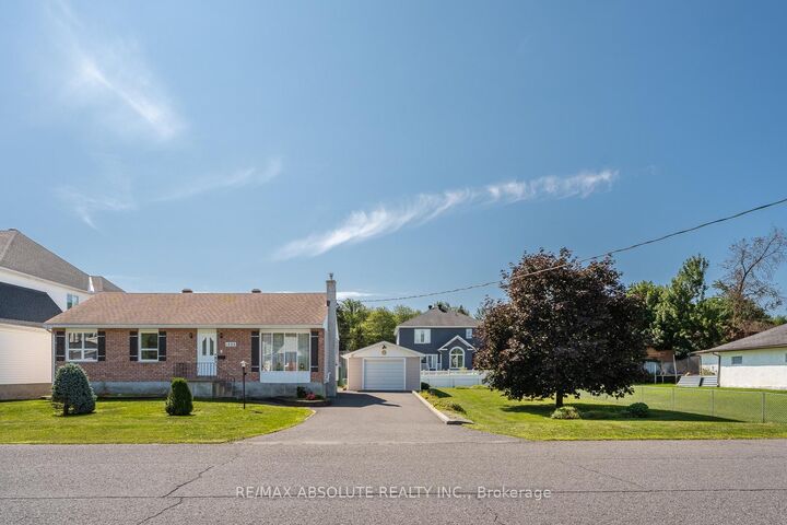1880 Kingsdale Avenue — photo 1