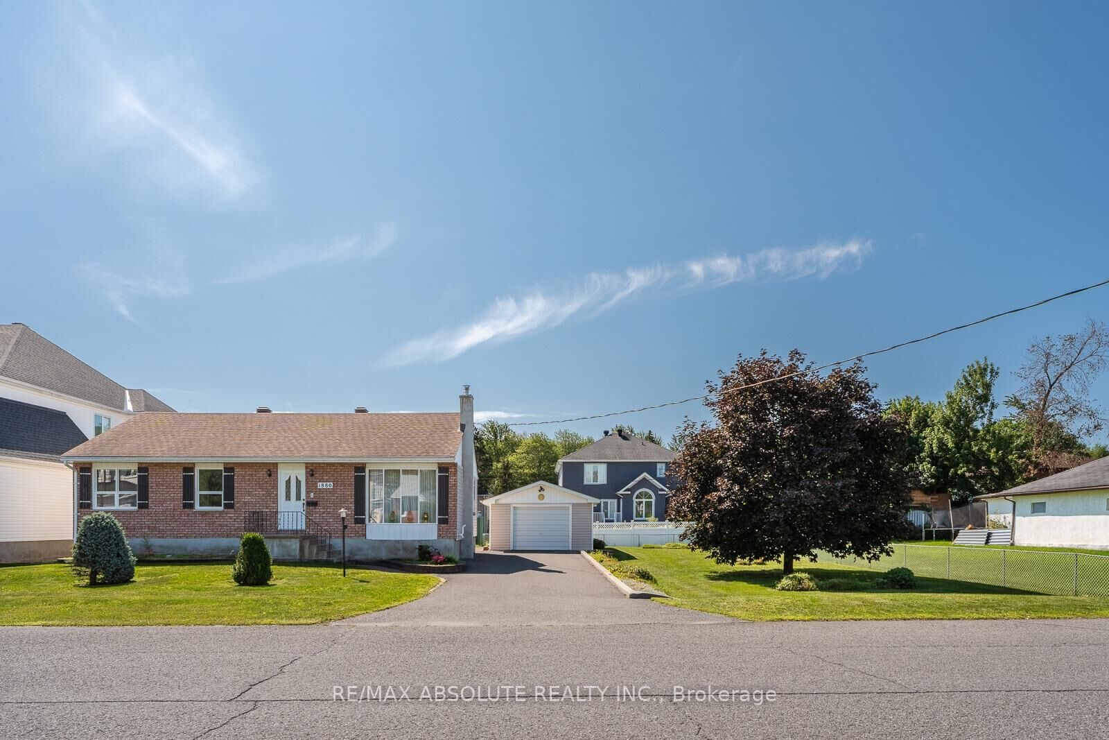 Property Photo: 1880 Kingsdale Avenue ON K1T 1J1