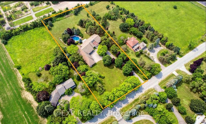 18 McCowan Lane — photo 1