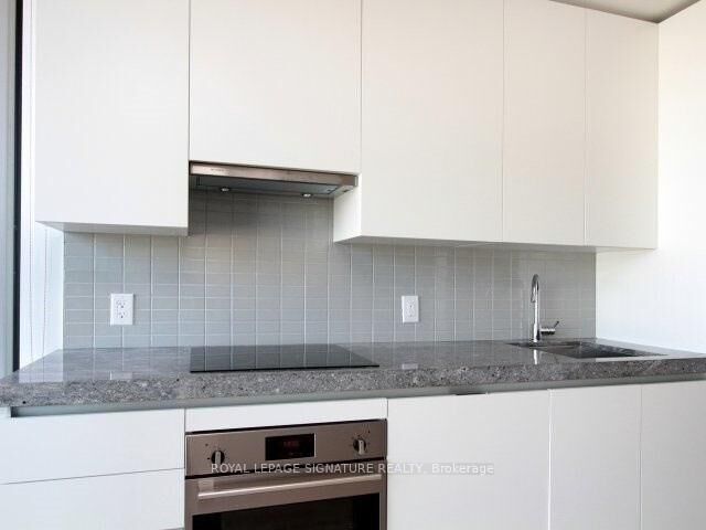 Photo de la propriété:  629 King Street W 1318  ON M5V 1M5 