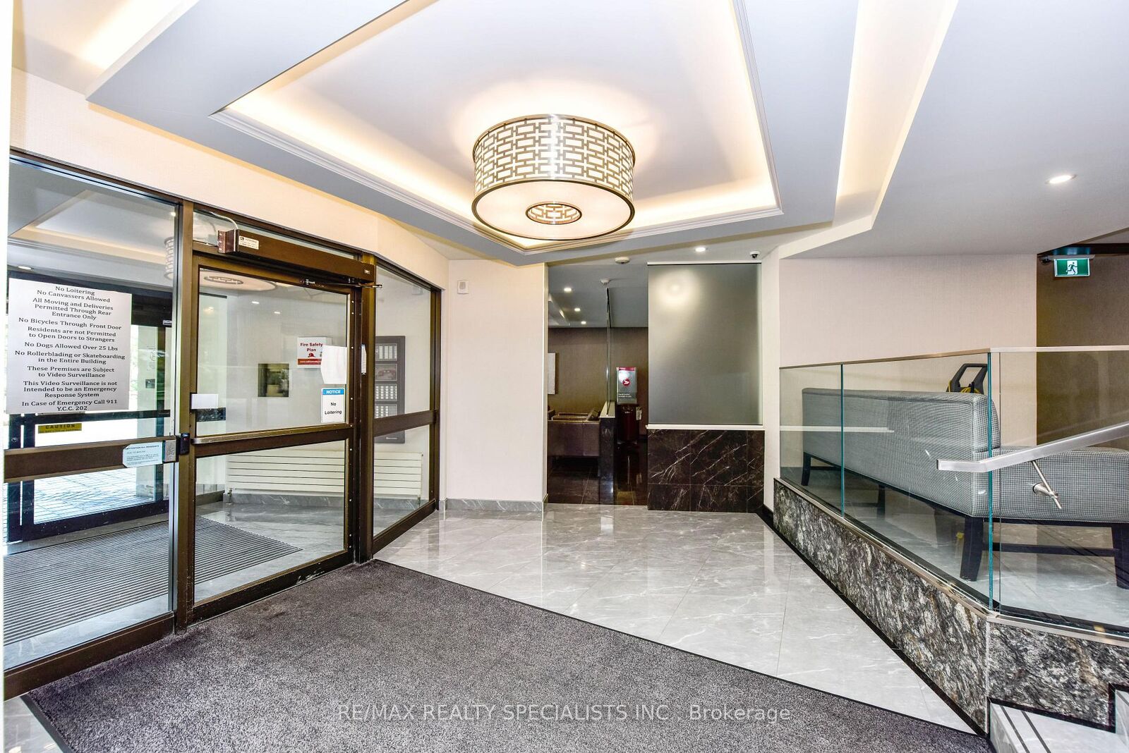Property Photo:  716 The West Mall N/A 2005  ON M9C 4X6 