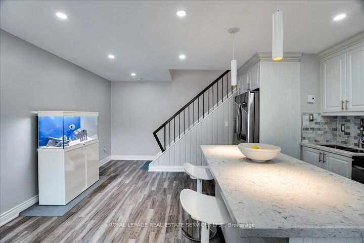 Property Photo: 1310 Gulleden Drive 14 ON L4X 1Y9