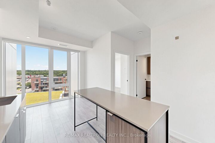 Property Photo: 220 Missinnihe Way 817 ON L5H 0A9