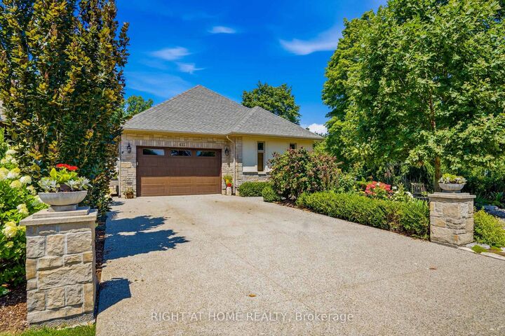 Property Photo: 411 Nassau Street ON L0S 1J0