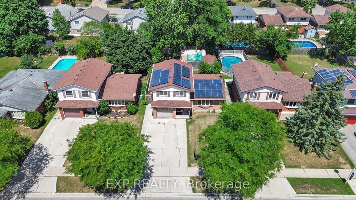 Property Photo:  1251 Jalna Boulevard  ON N6E 2A8 