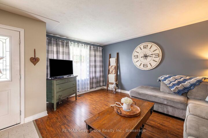 Property Photo:  175 Fergus Street S  ON N0G 2L0 