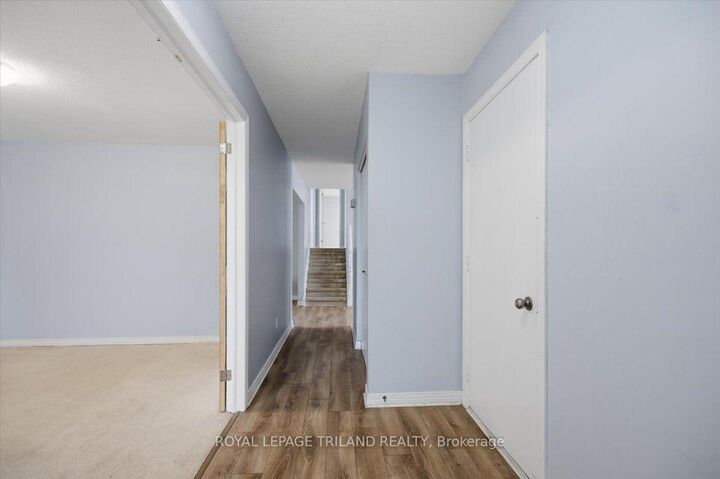 Property Photo:  4 Chepstow Gate  ON N6G 3S7 