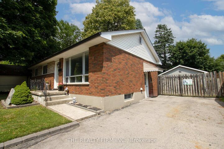 Property Photo:  82 Langton Road  ON N5V 2M1 