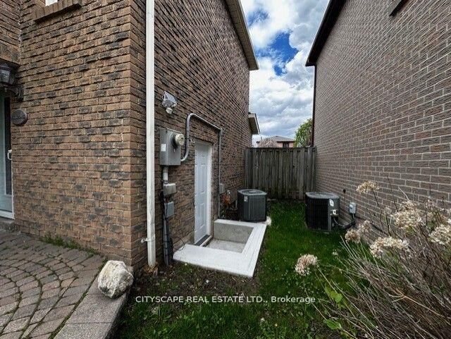 Property Photo:  82 Chatfield Drive  ON L1T 2J9 