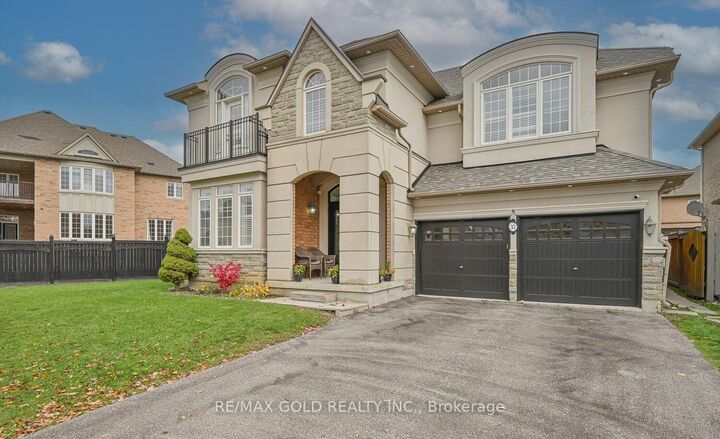 Property Photo: 37 Scotchmere Crescent ON L6P 3A6