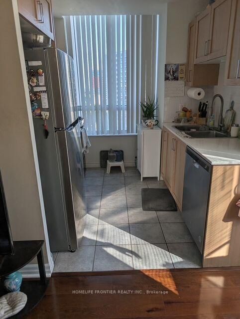 Property Photo: 1359 Rathburn Road 1009 ON L4W 5P7