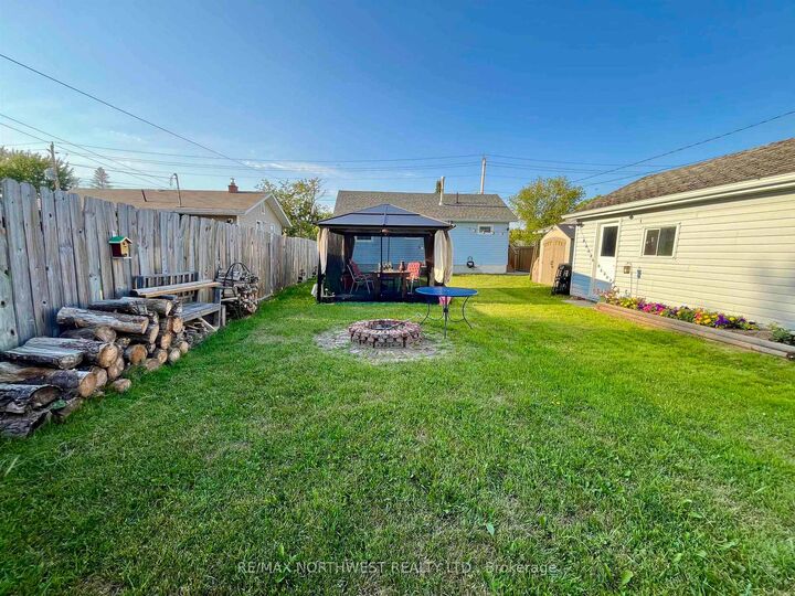 Property Photo:  629 Third St. W.  ON P9A 3B5 