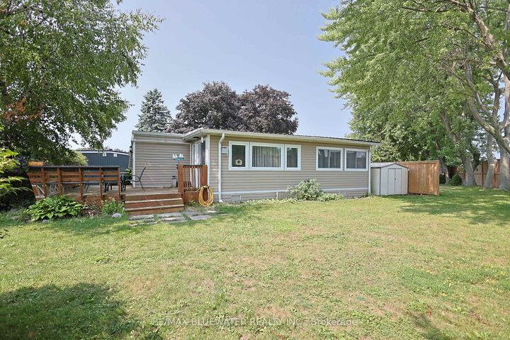 Property Photo:  43 St Andrews Place  ON N0M 1T0 