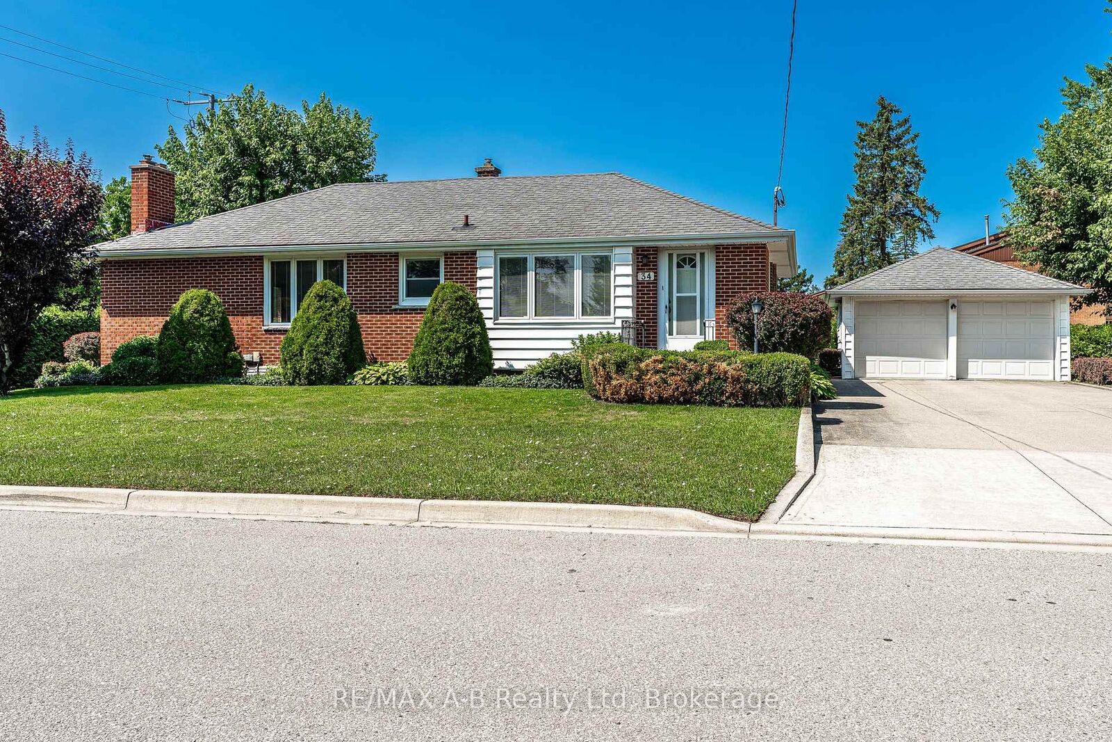 Property Photo:  34 Warner Street  ON N4X 0C3 
