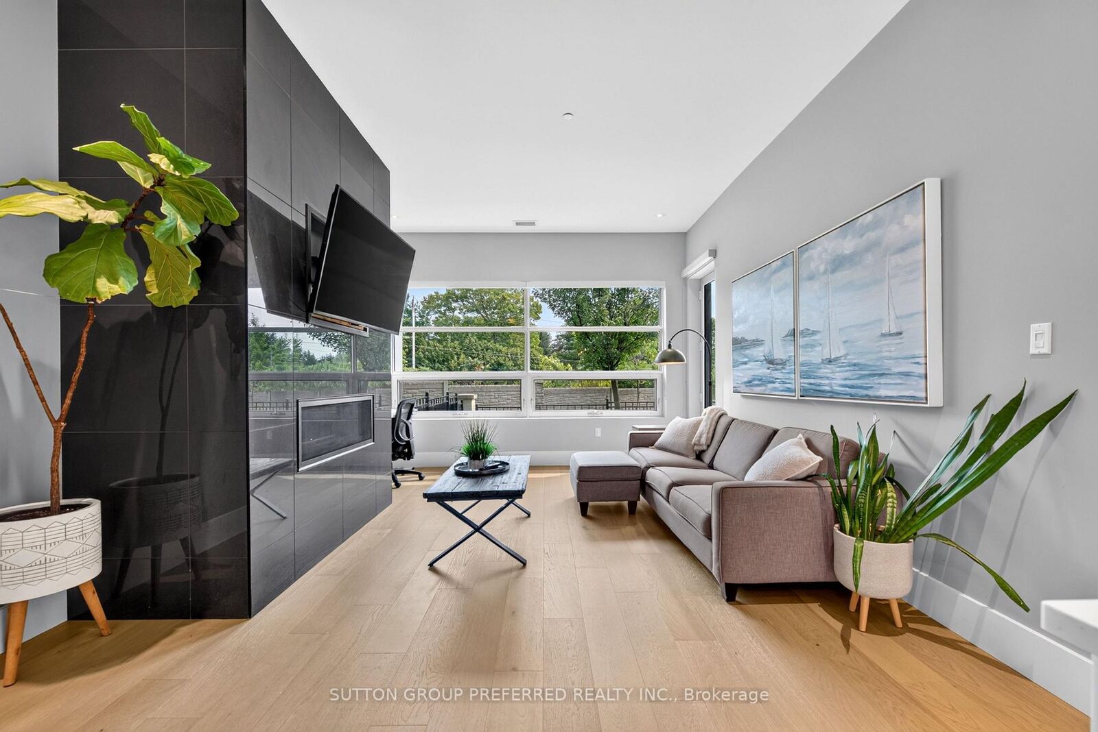 Property Photo:  1705 Fiddlehead Place 102  ON N6G 5M6 