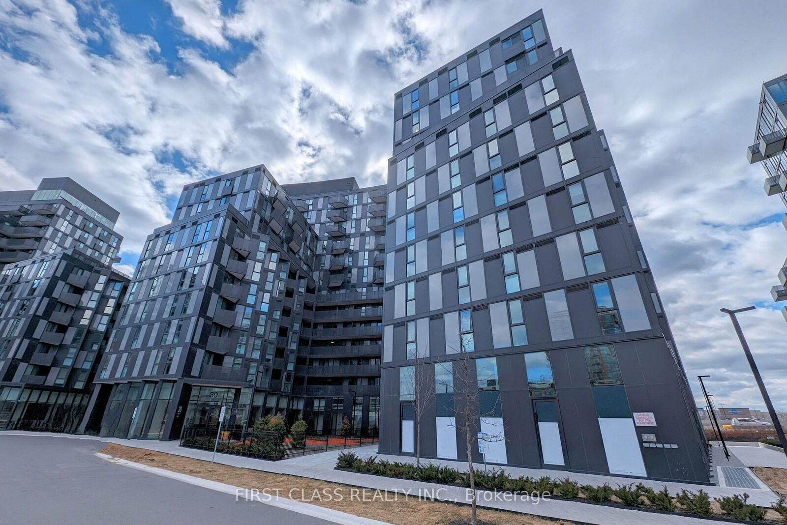 Property Photo:  30 Tretti Way 1202  ON M3H 0E3 