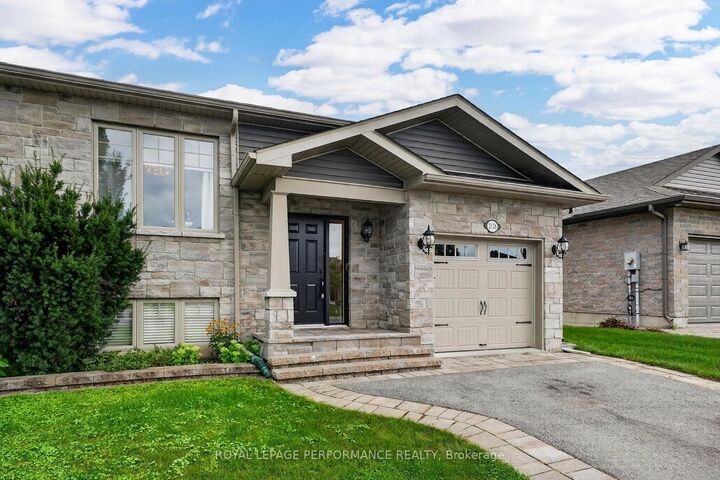 Photo de la propriété: 2128 Tremblay Avenue ON K6H 0A8