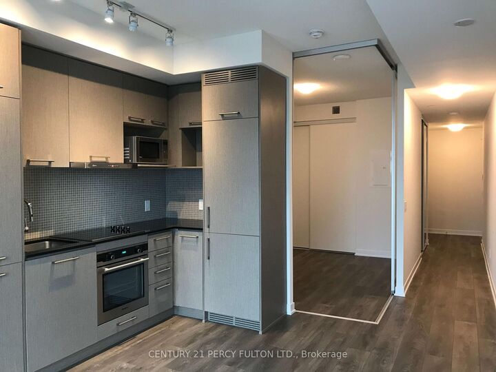 Property Photo: 87 Peter Street 3203 ON M5V 0P1