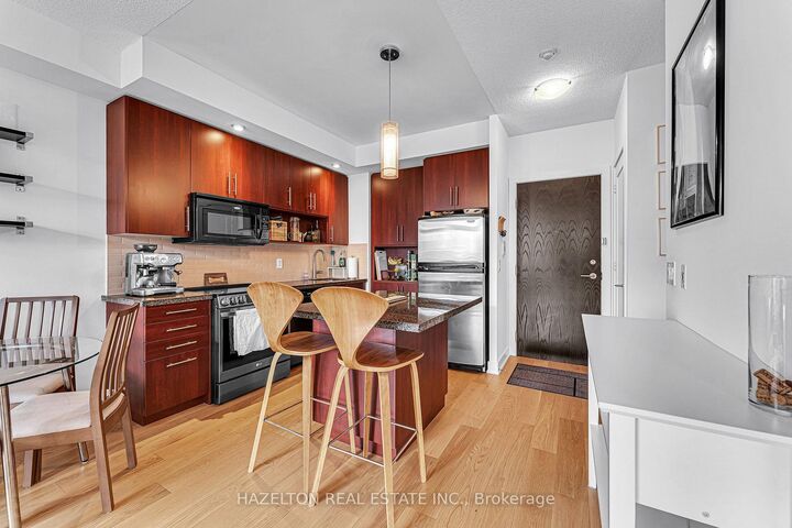 Property Photo: 120 Homewood Avenue 1510 ON M4Y 2J3