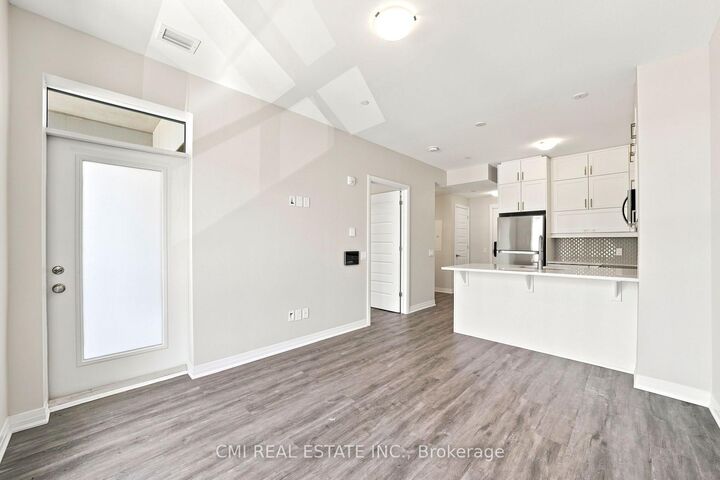 Property Photo:  470 Gordon Krantz Avenue 312  ON L9E 1Z3 