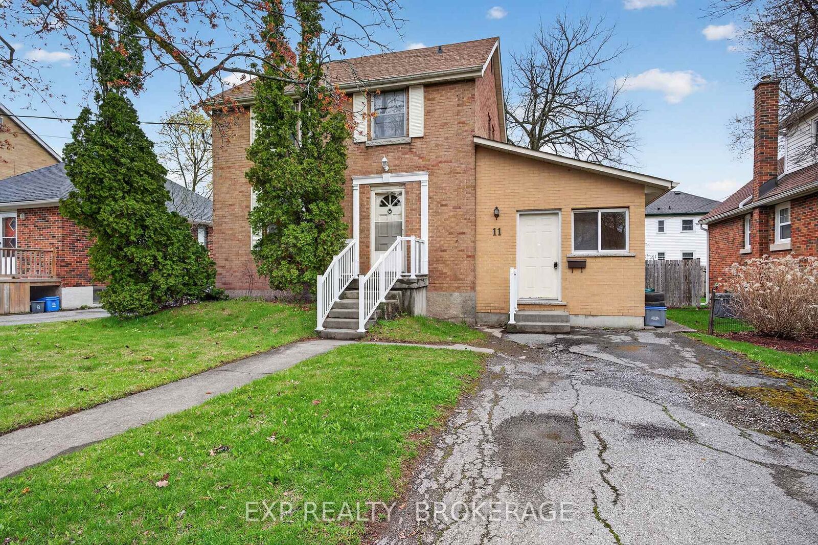 Property Photo: 11 Carruthers Avenue ON K7L 1L9