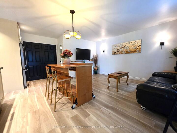 Property Photo:  260 Metro Road N B  ON L4P 3C8 