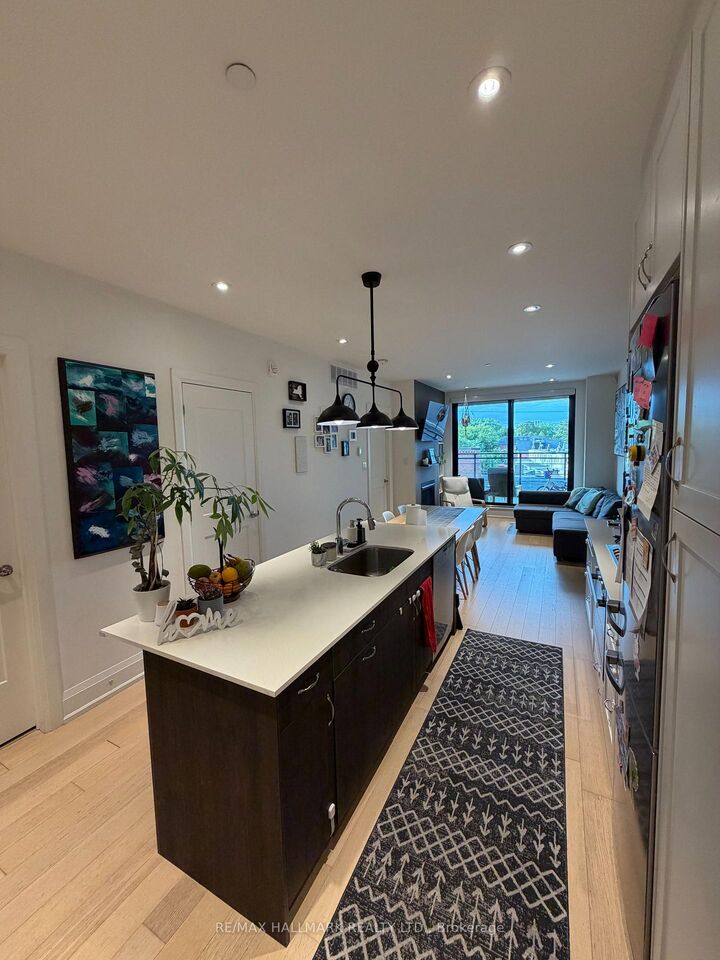 Property Photo:  365 Beech Avenue 302  ON M4E 0C2 