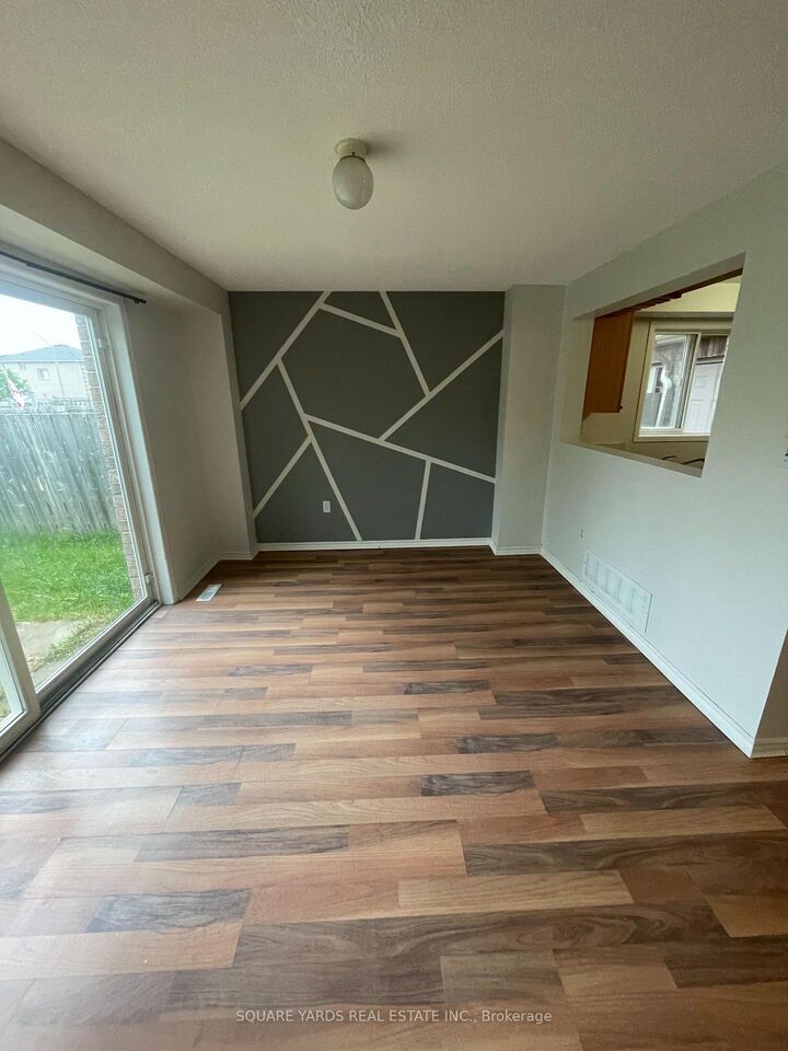 Property Photo:  8 Epsom Road N  ON L4M 6R7 