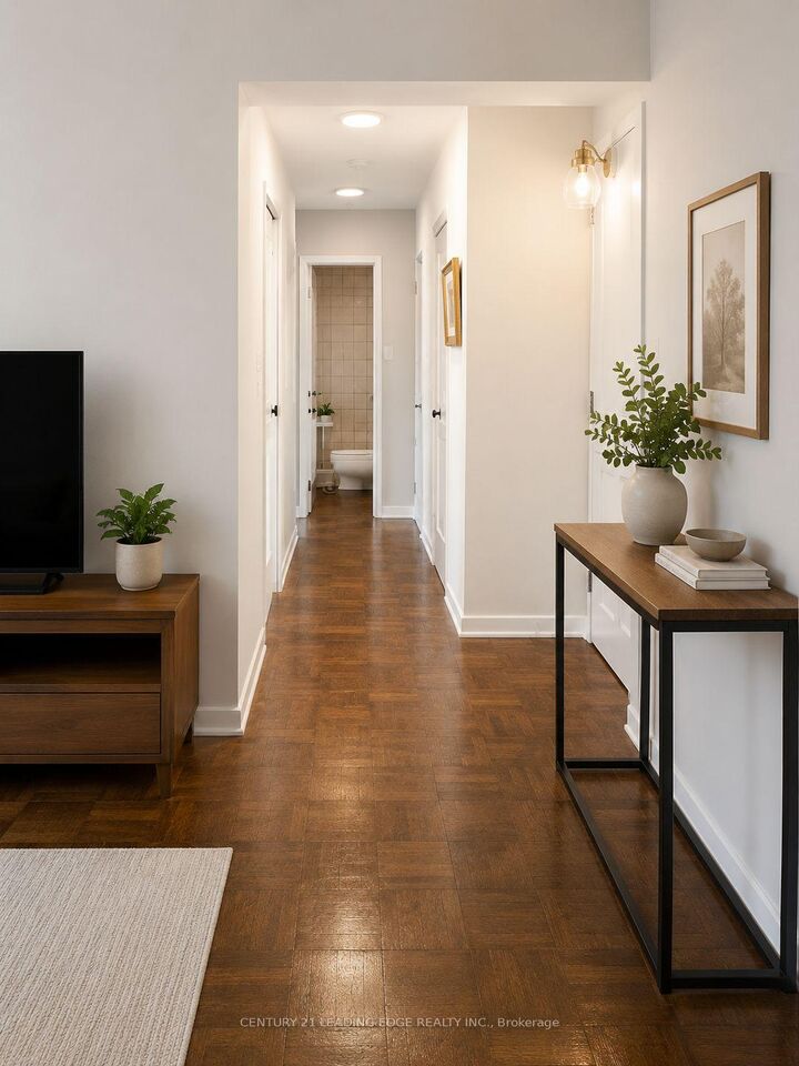 Property Photo:  103 Avenue Road 706  ON M5R 2G9 