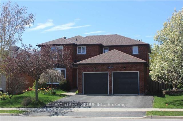 Property Photo:  2034 Oxford Avenue  ON L6H 4K7 