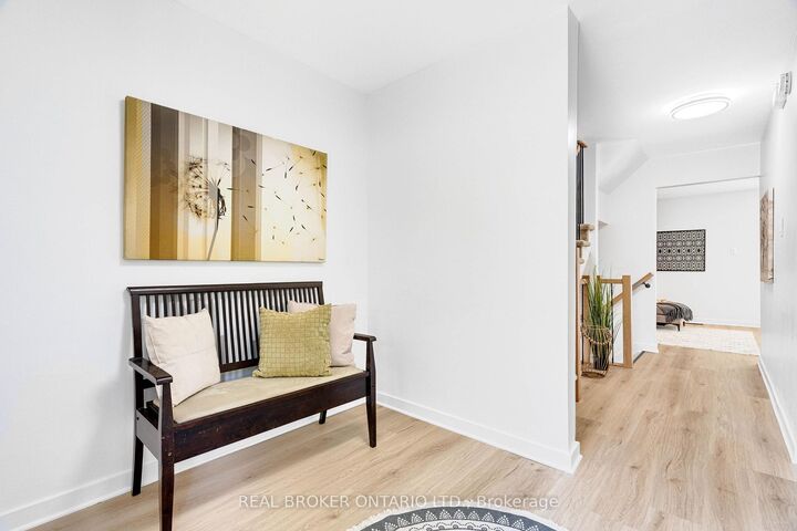 Property Photo: 1449 Ridgebrook Drive 124 ON K1B 4T1